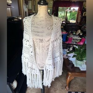 Beautiful vintage hand knit shawl wrap white/cream color.